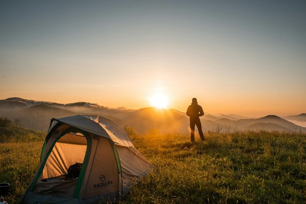 Quelles sont les techniques de navigation en camping sans GPS?